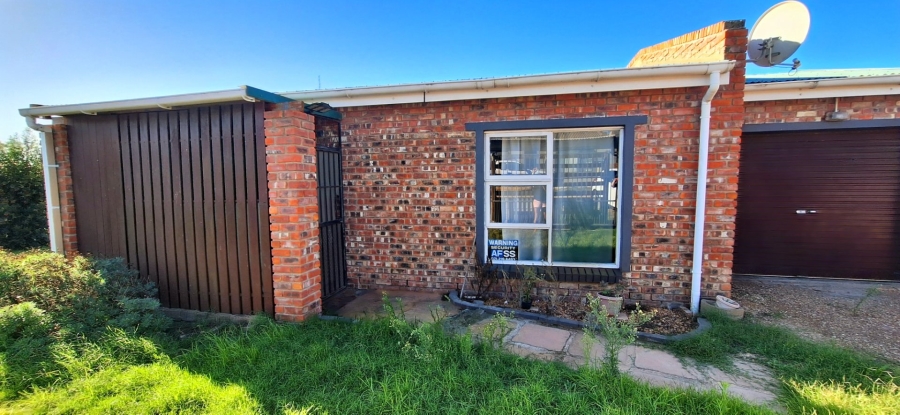 2 Bedroom Property for Sale in Albertinia Western Cape